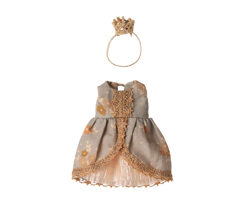 Princess dress, Big sister mouse