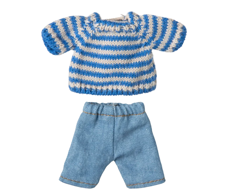 Knitted sweater and pants, Big brother mouse
