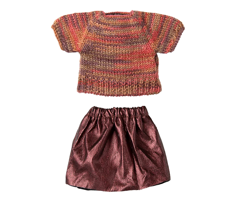 Skirt and knitted blouse, Mum mouse