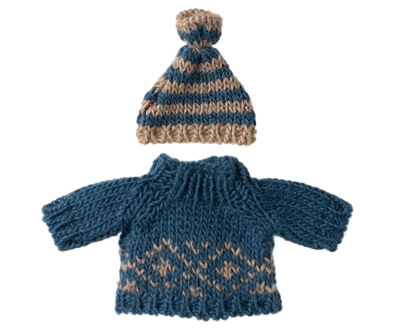 Knitted sweater and hat, Dad mouse
