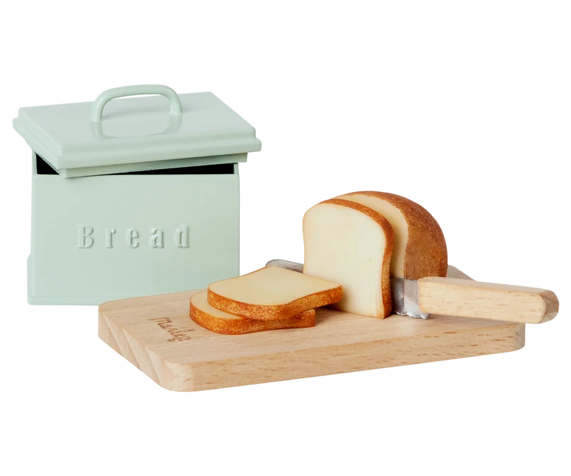 Bread box w. utensils, Miniature