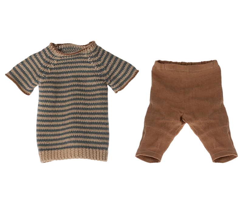 Pants and knitted sweater, Size 4