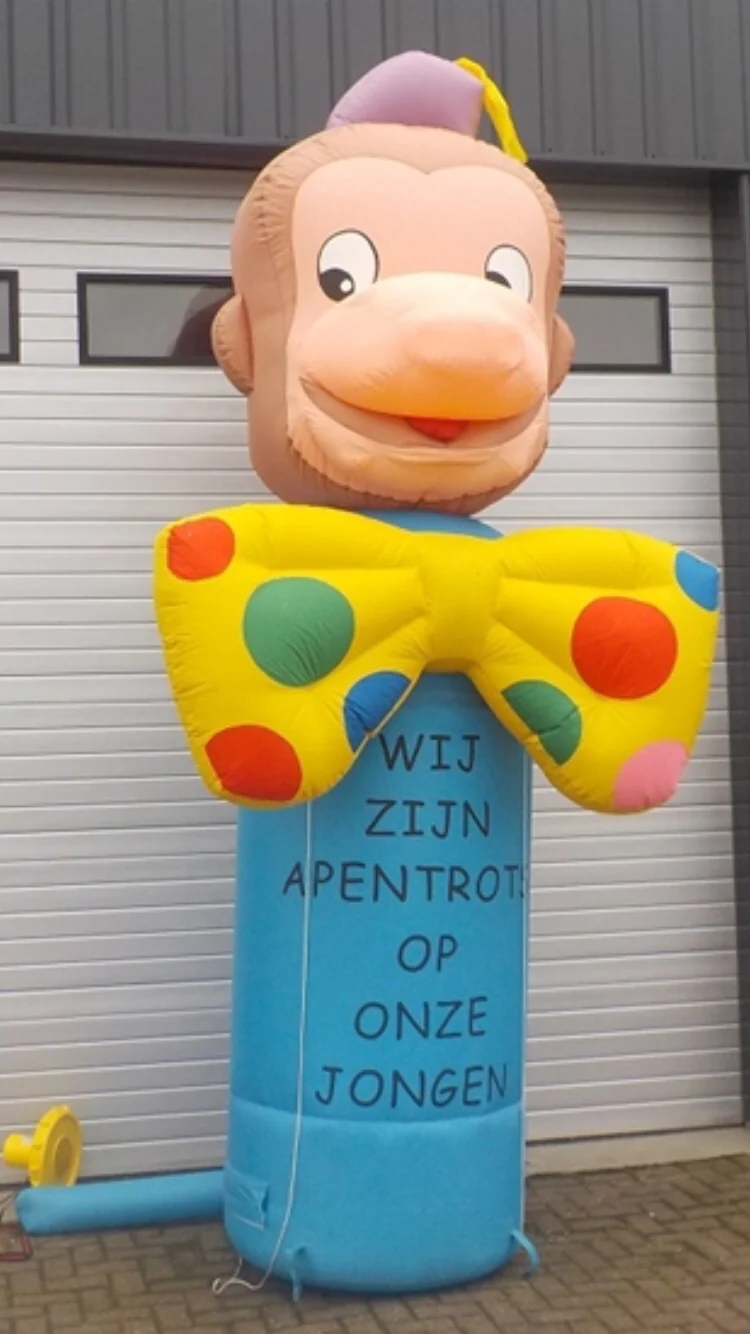 Opblaasfiguur Geboorte Jongen Apetrots 4,5m
